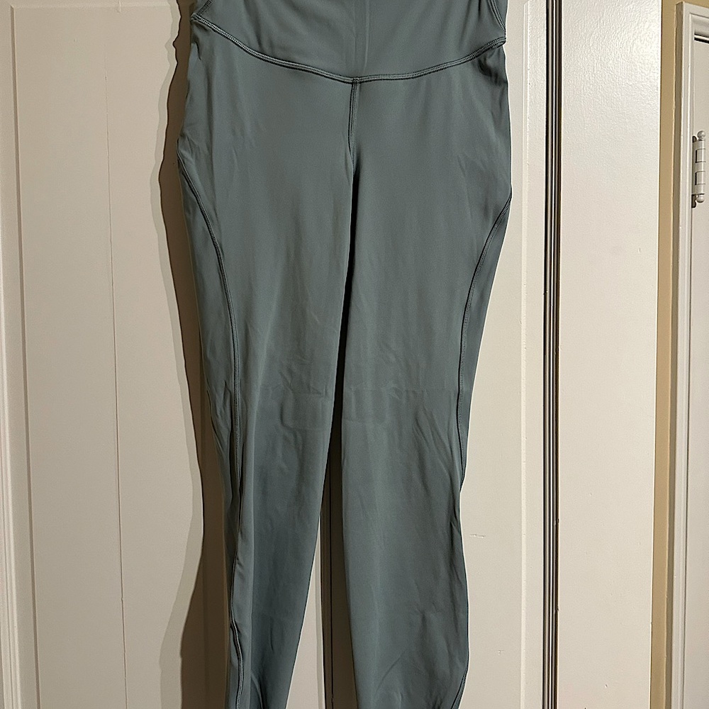 New Lululemon capris
